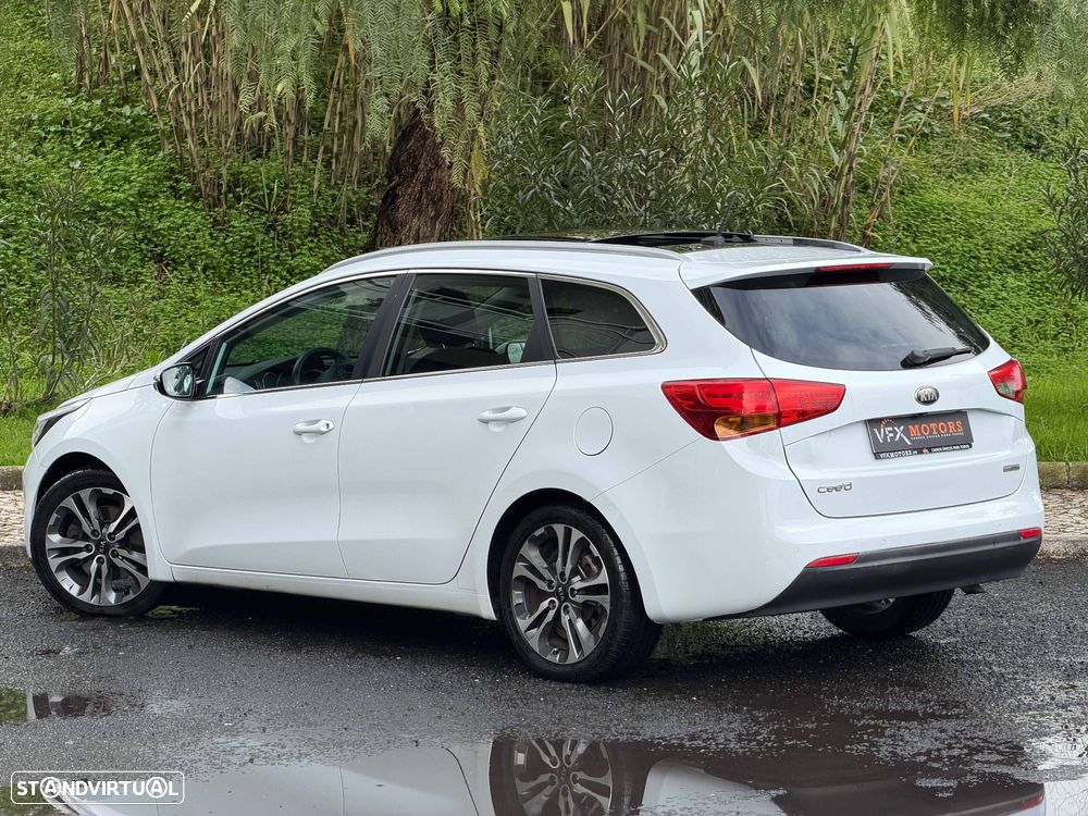 Kia Ceed SW 1.6 CRDi 128 ISG Dream Team Edition - 6
