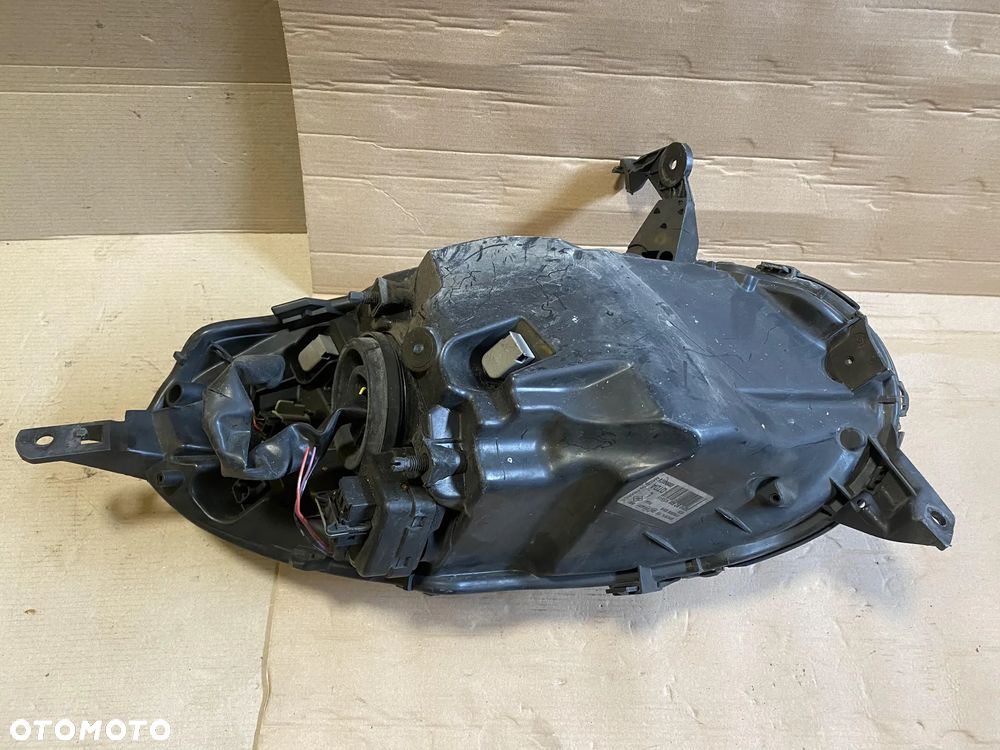 Lampa Nissan Micra K12  prawa OE - 4
