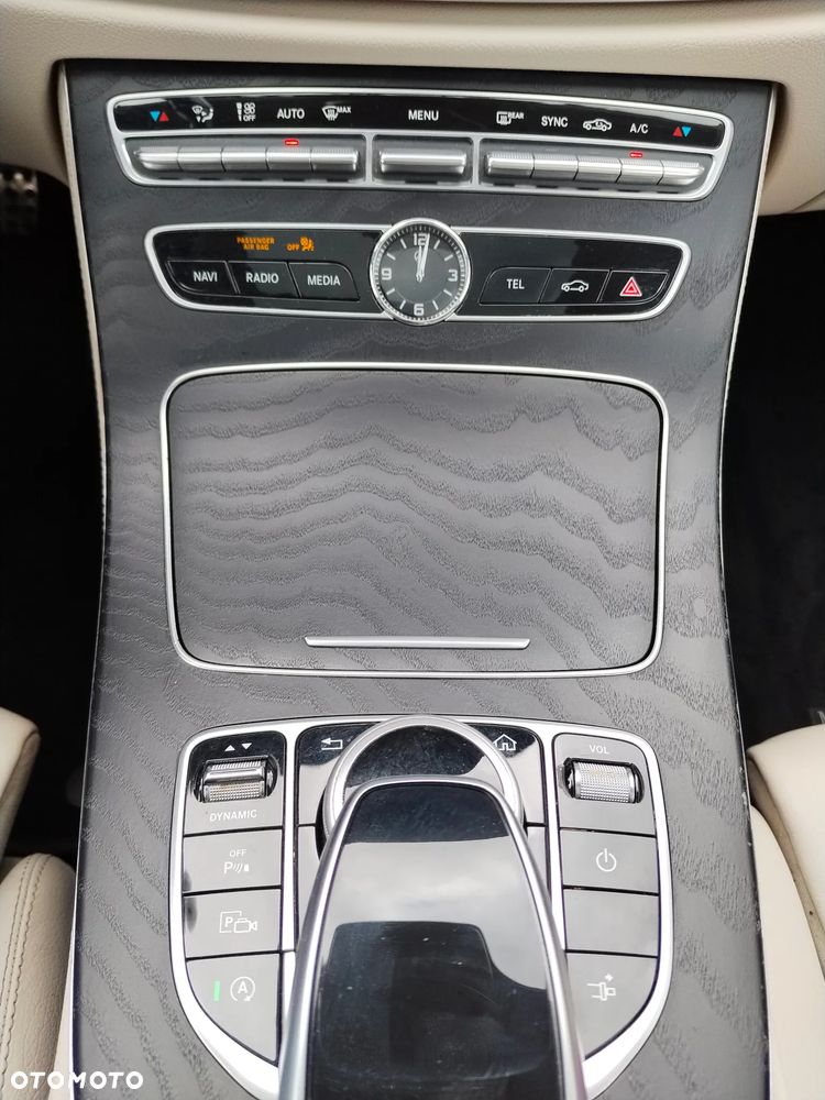 Mercedes-Benz Klasa E 220 d 4-Matic AMG - 17