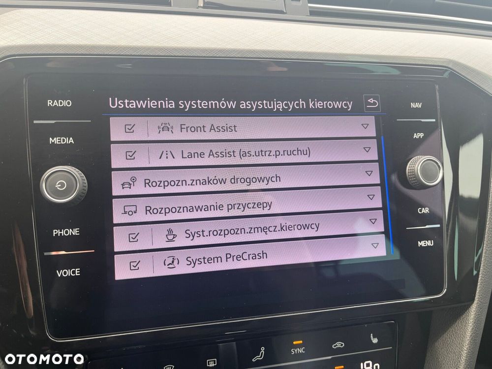 Volkswagen Passat - 35