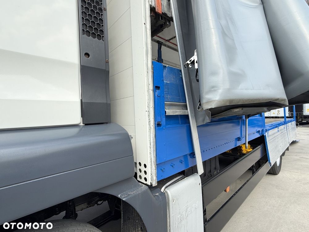 MAN TGS 26.320 6x2 // Oś skrętna i podnoszona // Zabudowa 8.30 // Specjalny //Burty // Winda // - 25