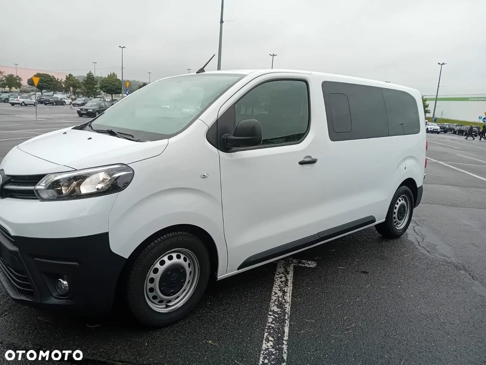 Toyota ProAce Kombi 2.0 D-4D Medium 2,8t - 3