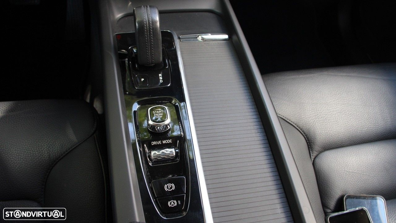 Volvo XC 60 2.0 T6 PHEV Inscription AWD - 27