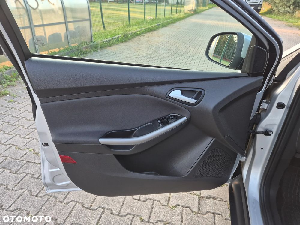 Ford Focus - 36