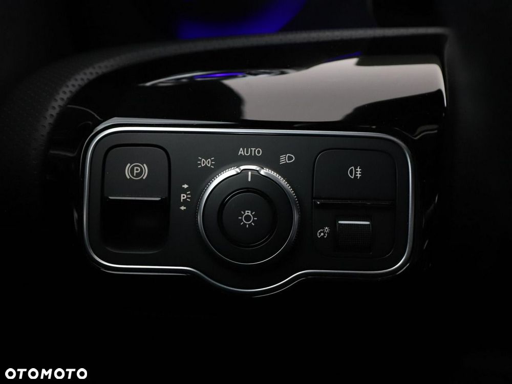 Mercedes-Benz CLA 200 d 8G-DCT AMG Line - 39