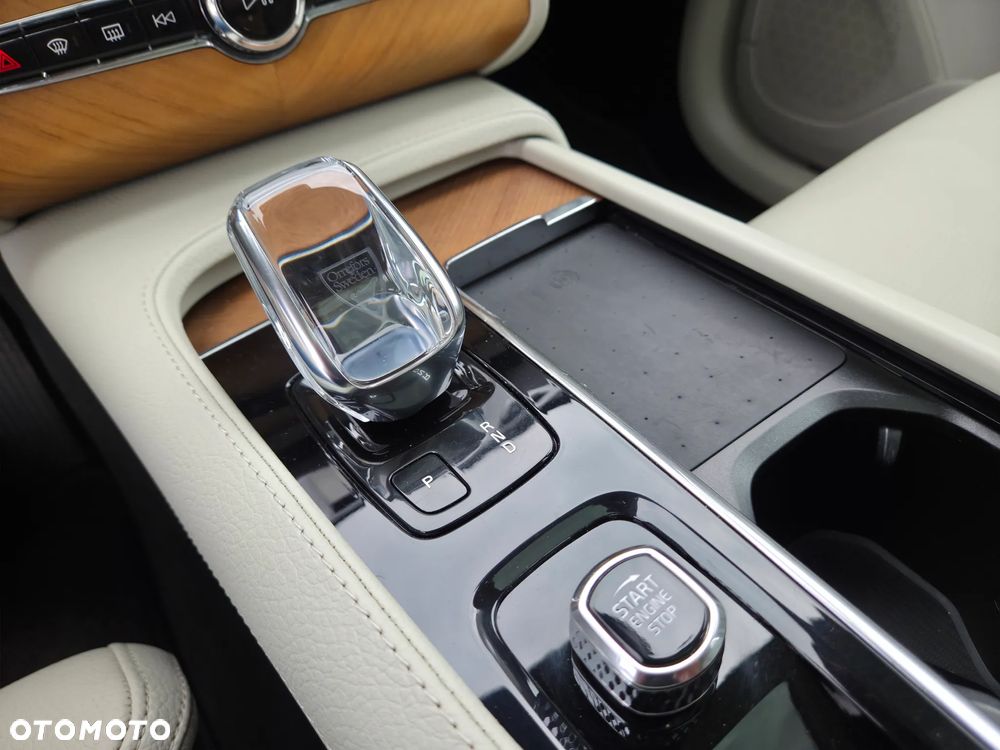 Volvo XC 90 - 20
