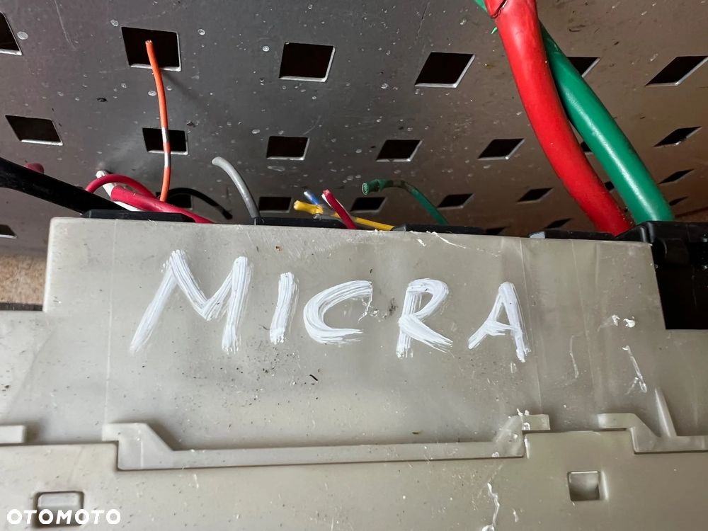 NISSAN MICRA K12 MODUS SKRZYNKA BEZPIECZNIKÓW MODUŁ UCH - 2