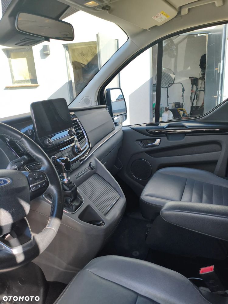 Ford Tourneo Custom 2.0 EcoBlue L1 Titanium - 4