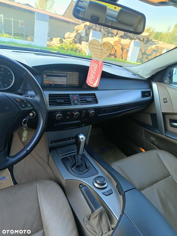 BMW Seria 5 525d - 2