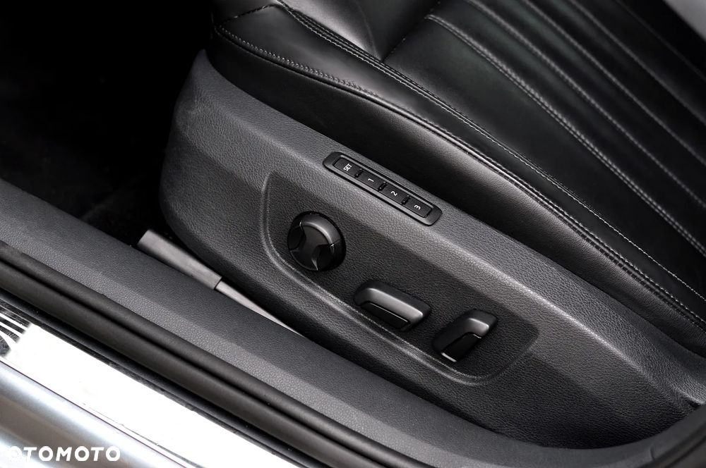 Skoda Superb 2.0 TDI DSG Premium Edition - 15