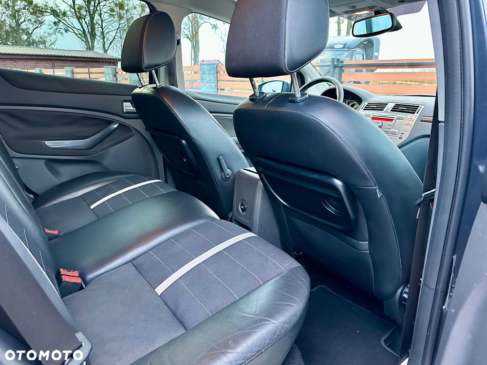 Ford Kuga 2.0 TDCi 4x4 Titanium - 6