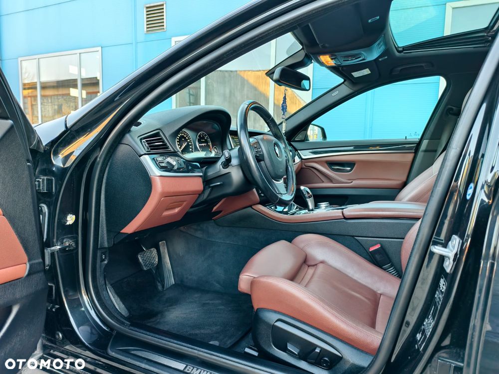 BMW Seria 5 525d - 12
