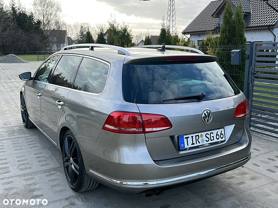 Volkswagen Passat 2.0 TDI Highline - 16