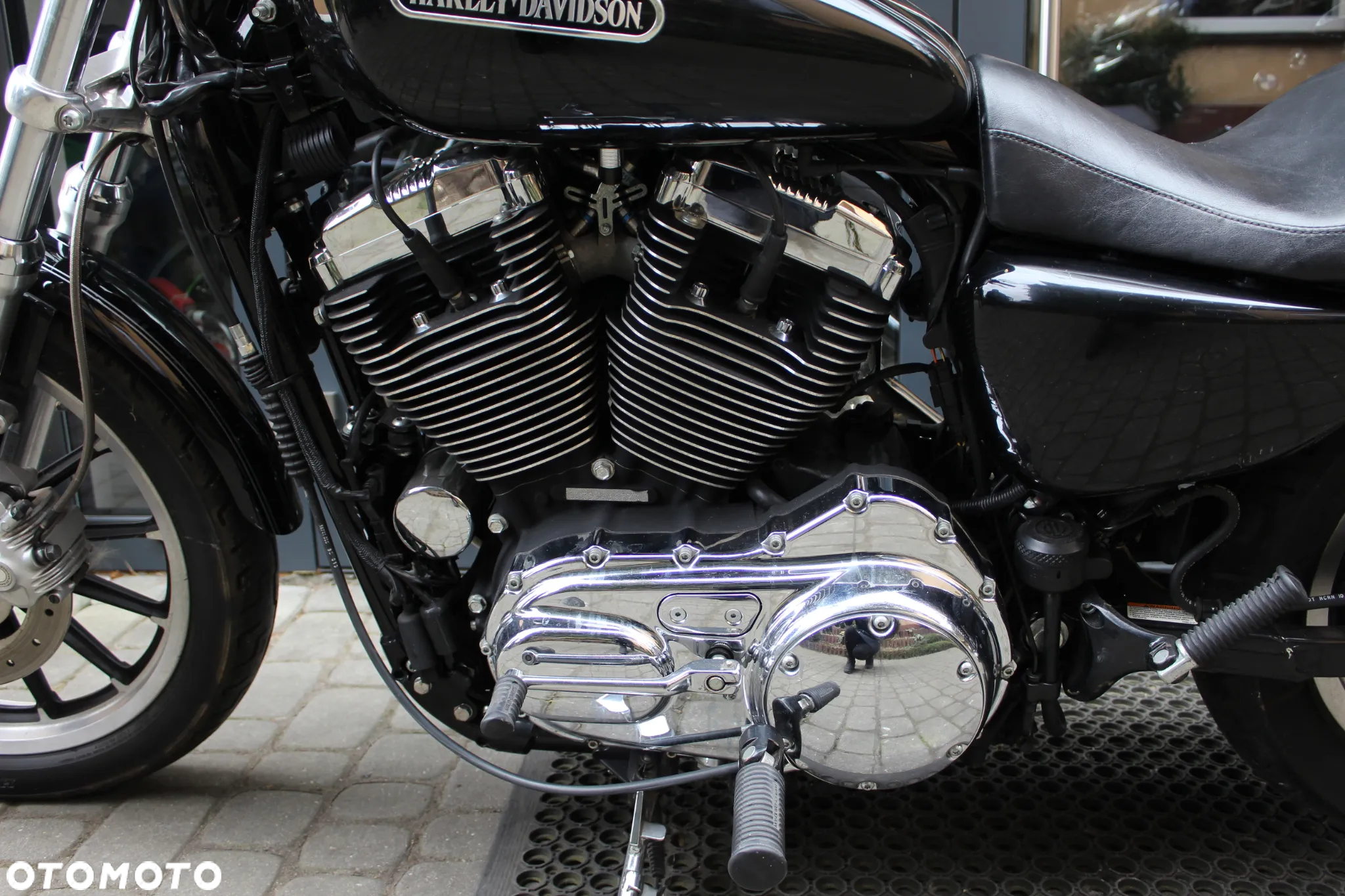 Harley-Davidson Sportster Custom 1200C - 12