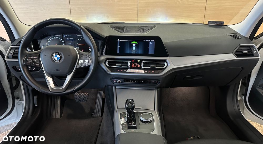 BMW Seria 3 318i Advantage - 14