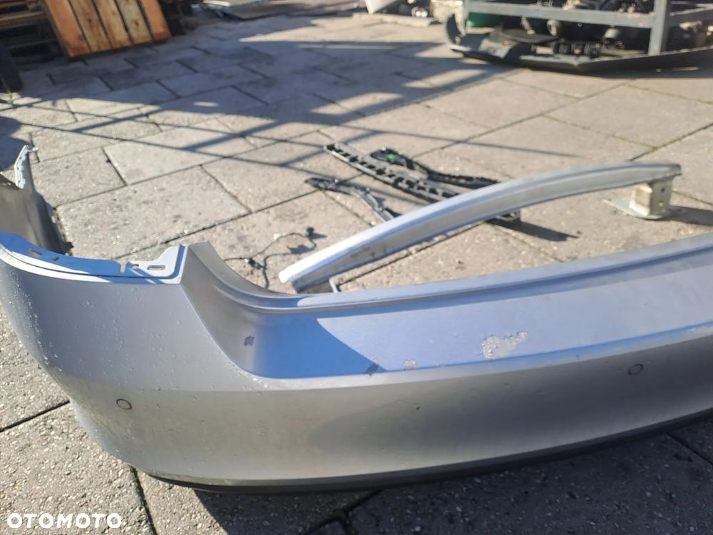 Skoda Rapid LIFTBACK zderzak tylny z PDC kod lakieru LA7W-9156 belka ślizgi i inne - 6