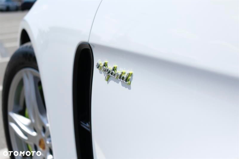 Porsche Panamera 4 E-Hybrid - 29