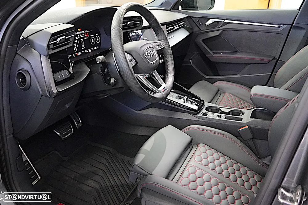 Audi RS3 Limousine 2.5 TFSI quattro S tronic - 2