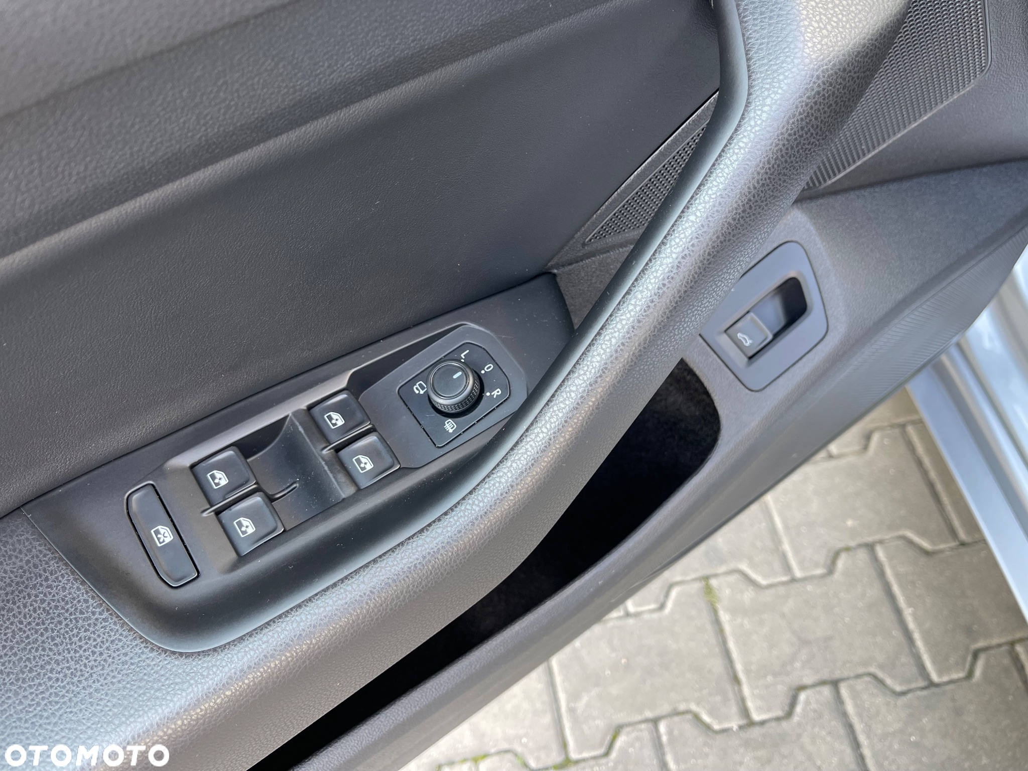 Volkswagen Arteon 2.0 TDI SCR Essence - 38