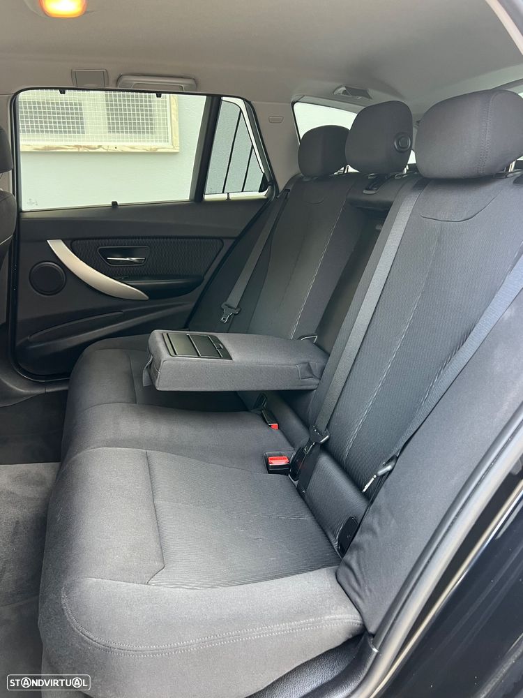 BMW 318 d Touring - 34