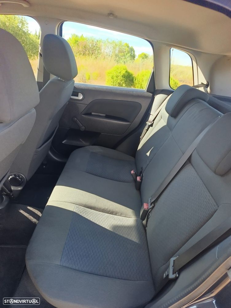 Ford Fiesta 1.25 Zetec - 19