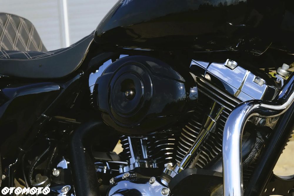 Harley-Davidson Touring Road King - 17