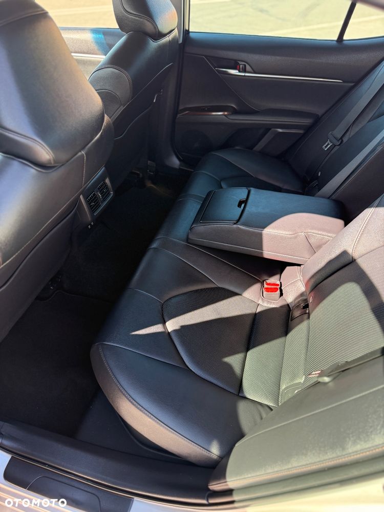 Toyota Camry 2.5 Hybrid Dynamic Force Executive e-CVT - 13