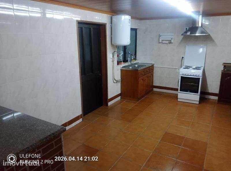 Alugo moradia T3 na freguesia de Palhaça, disponibilidade imediata - Grande imagem: 2/12