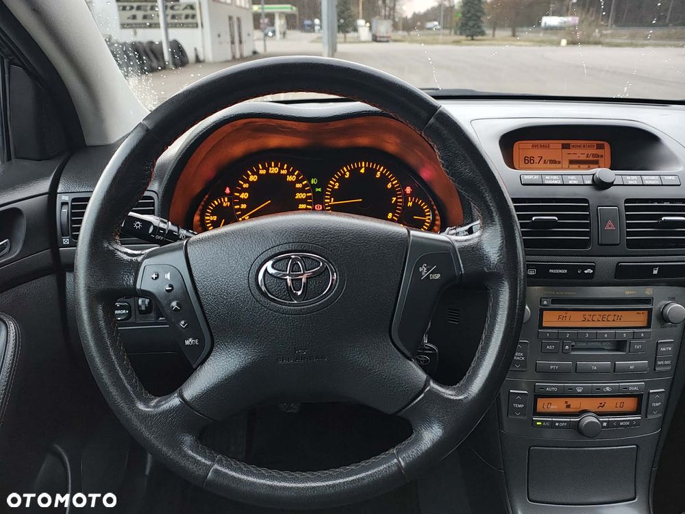 Toyota Avensis 1.8 VVT-i - 27