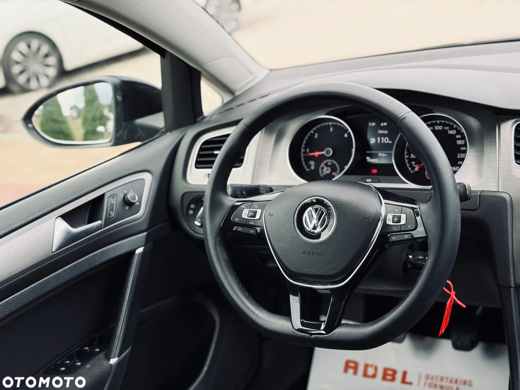 Volkswagen Golf 1.6 TDI BlueMotion Comfortline - 25