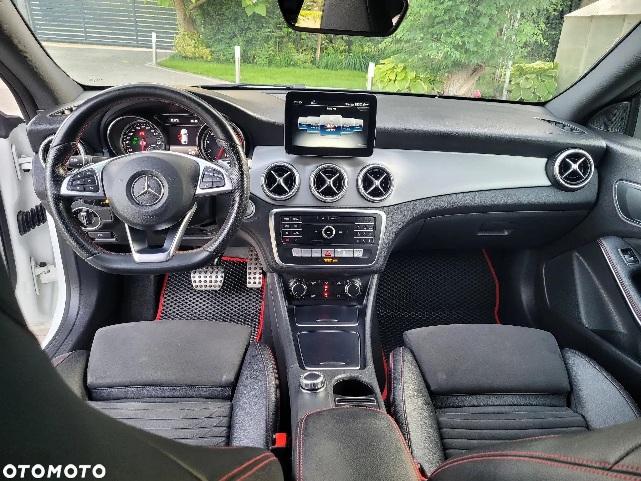 Mercedes-Benz CLA 200 7G-DCT AMG Line - 29