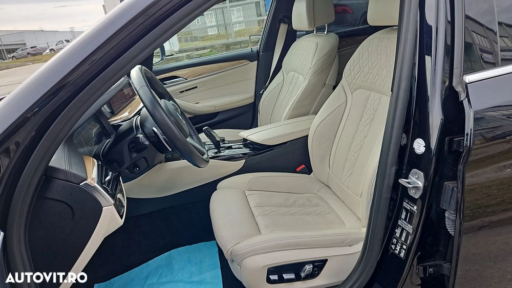 BMW Seria 5 530d xDrive AT - 9