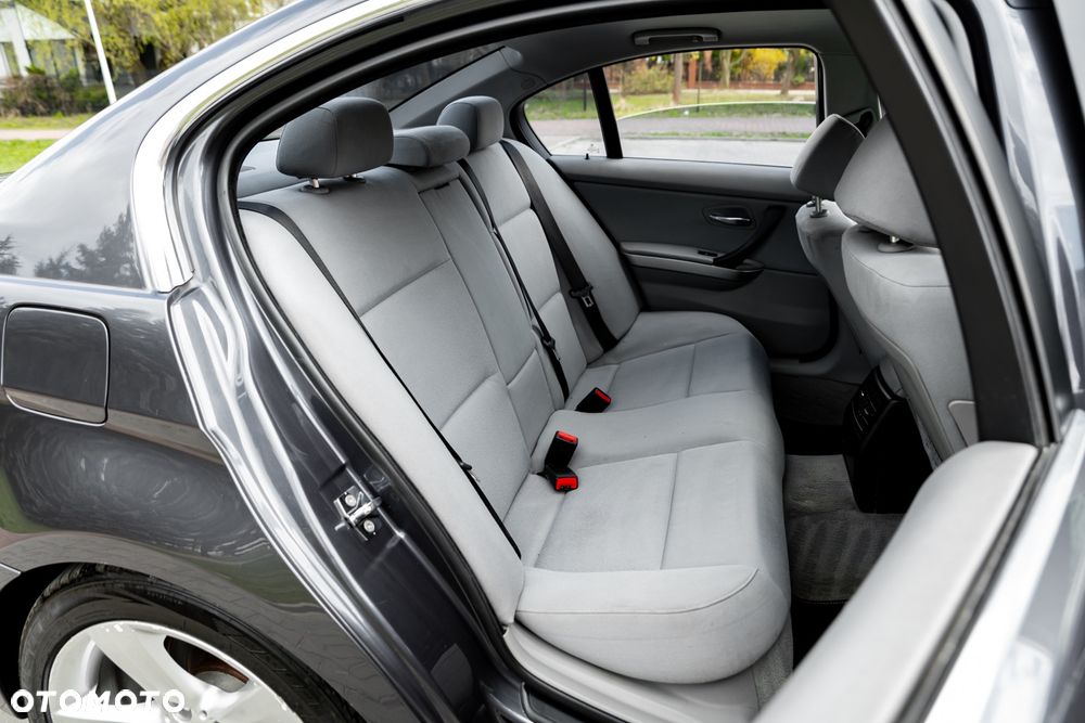 BMW Seria 3 325i - 22
