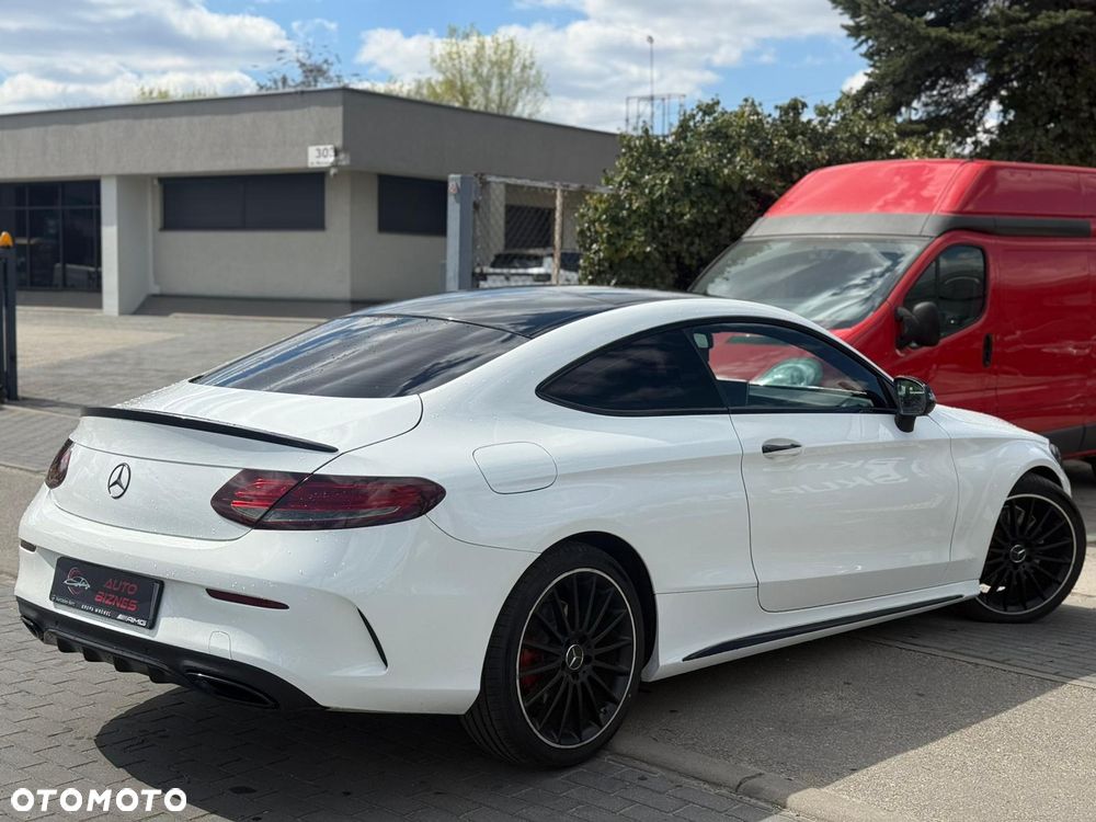 Mercedes-Benz Klasa C 300 9G-TRONIC AMG Line - 5