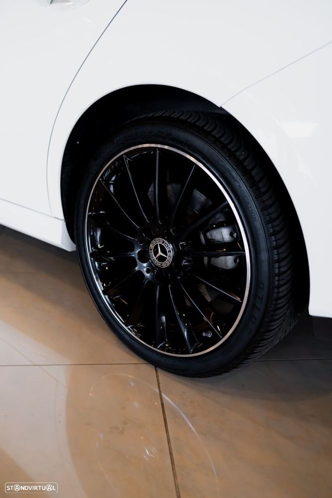 Mercedes-Benz CLA 250 e Shooting Brake AMG Line - 12