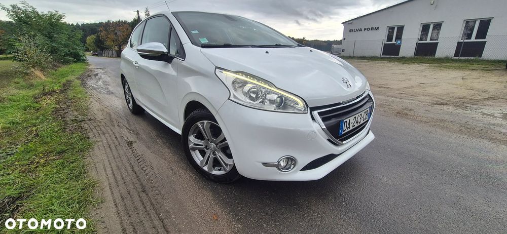 Peugeot 208 - 4