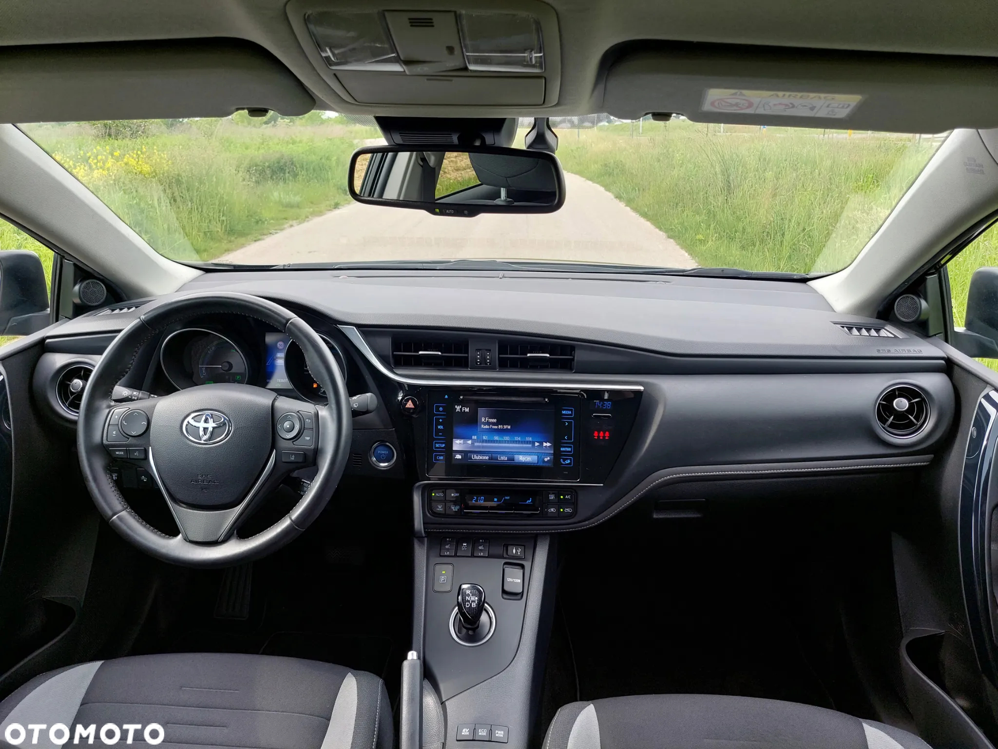 Toyota Auris Hybrid 135 Premium - 16