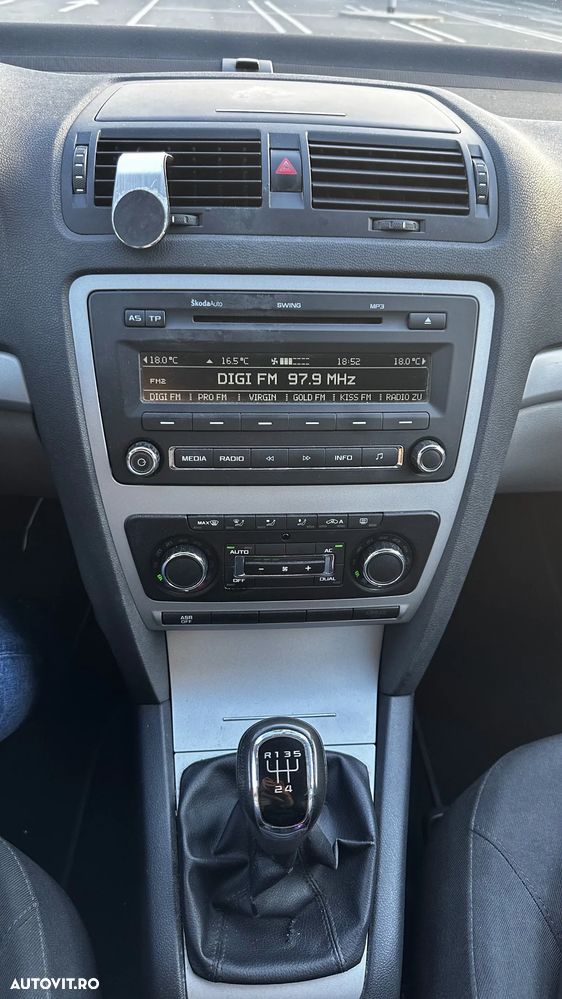Skoda Octavia 1.6 TDI AMBITION - 35