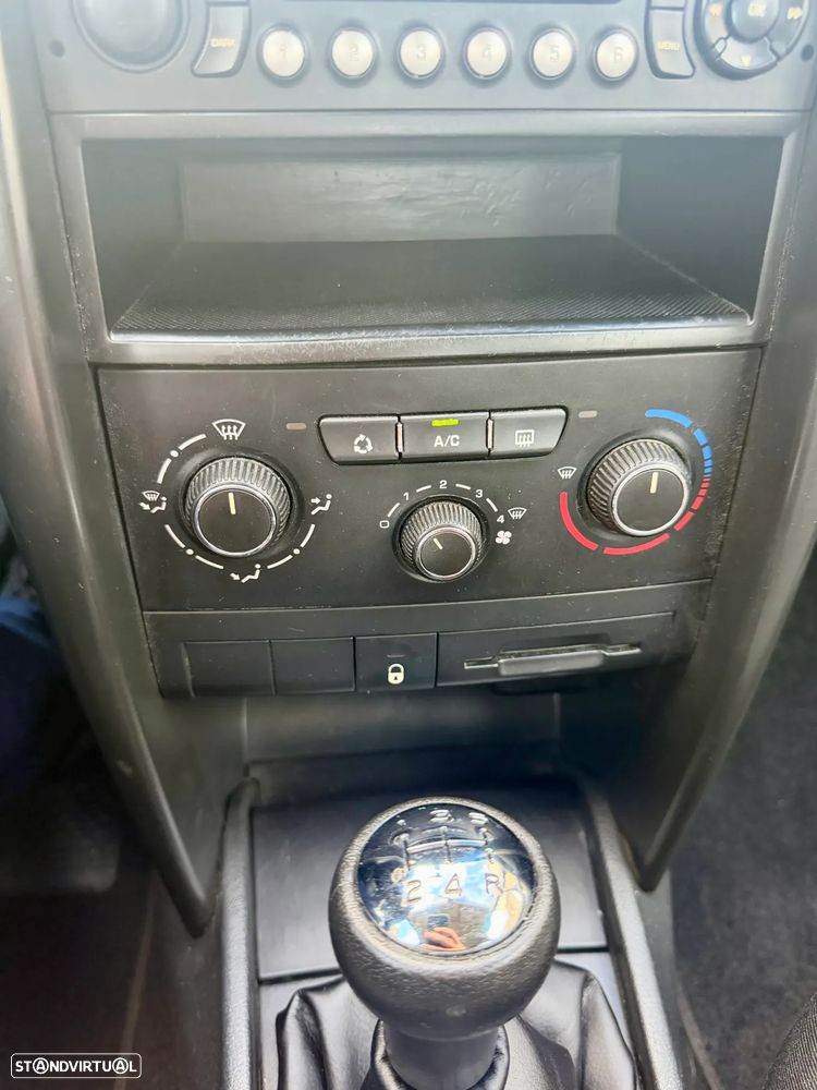 Peugeot 207 1.4 HDi Premium - 12