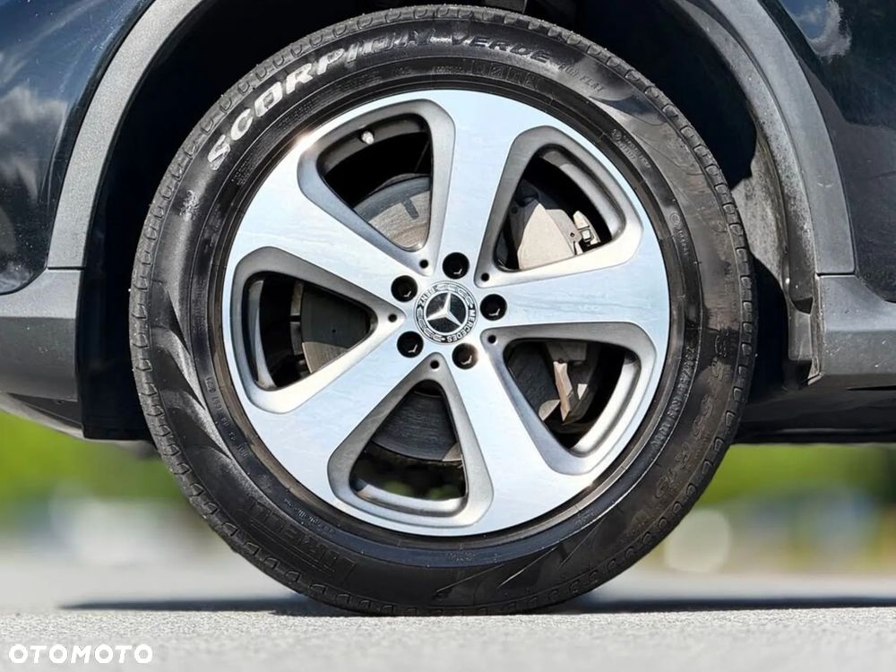 Mercedes-Benz GLC 300 4Matic 9G-TRONIC AMG Line - 14