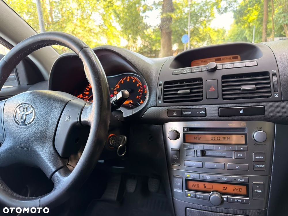 Toyota Avensis - 25