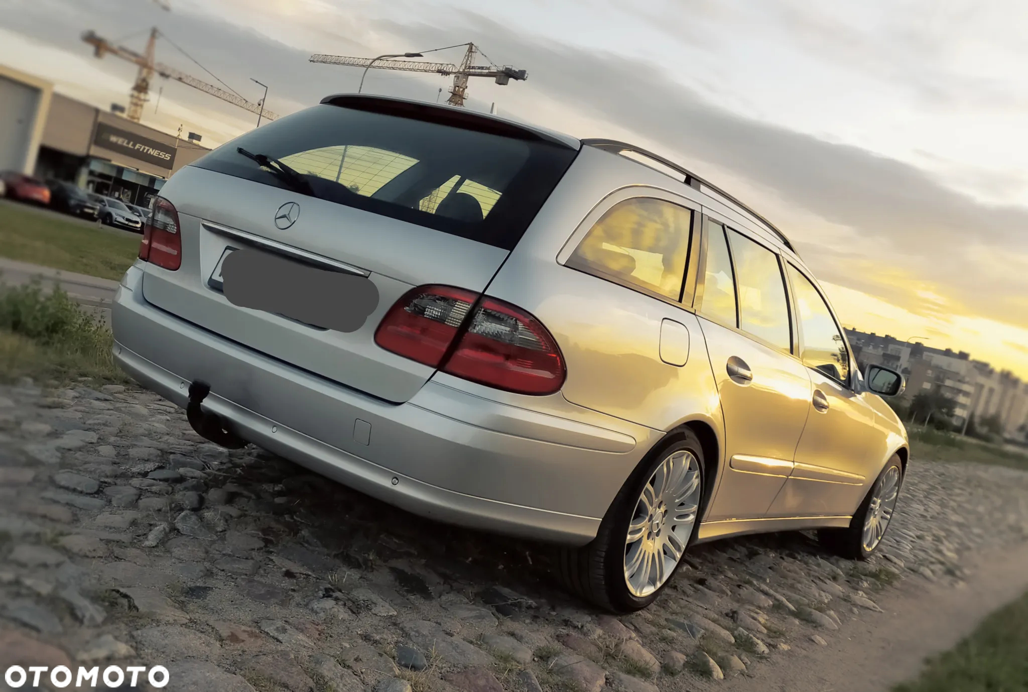 Mercedes-Benz Klasa E 220 T CDI Elegance DPF - 3
