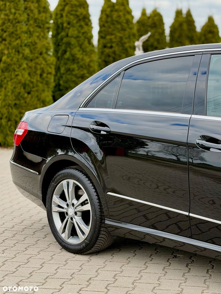 Mercedes-Benz Klasa E 250 CGI BlueEffICIENCY Avantgarde - 2