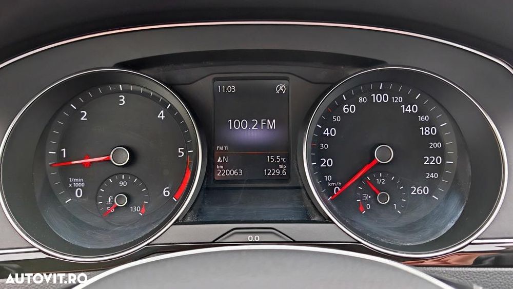 Volkswagen Passat 2.0 TDI SCR DSG Highline - 34