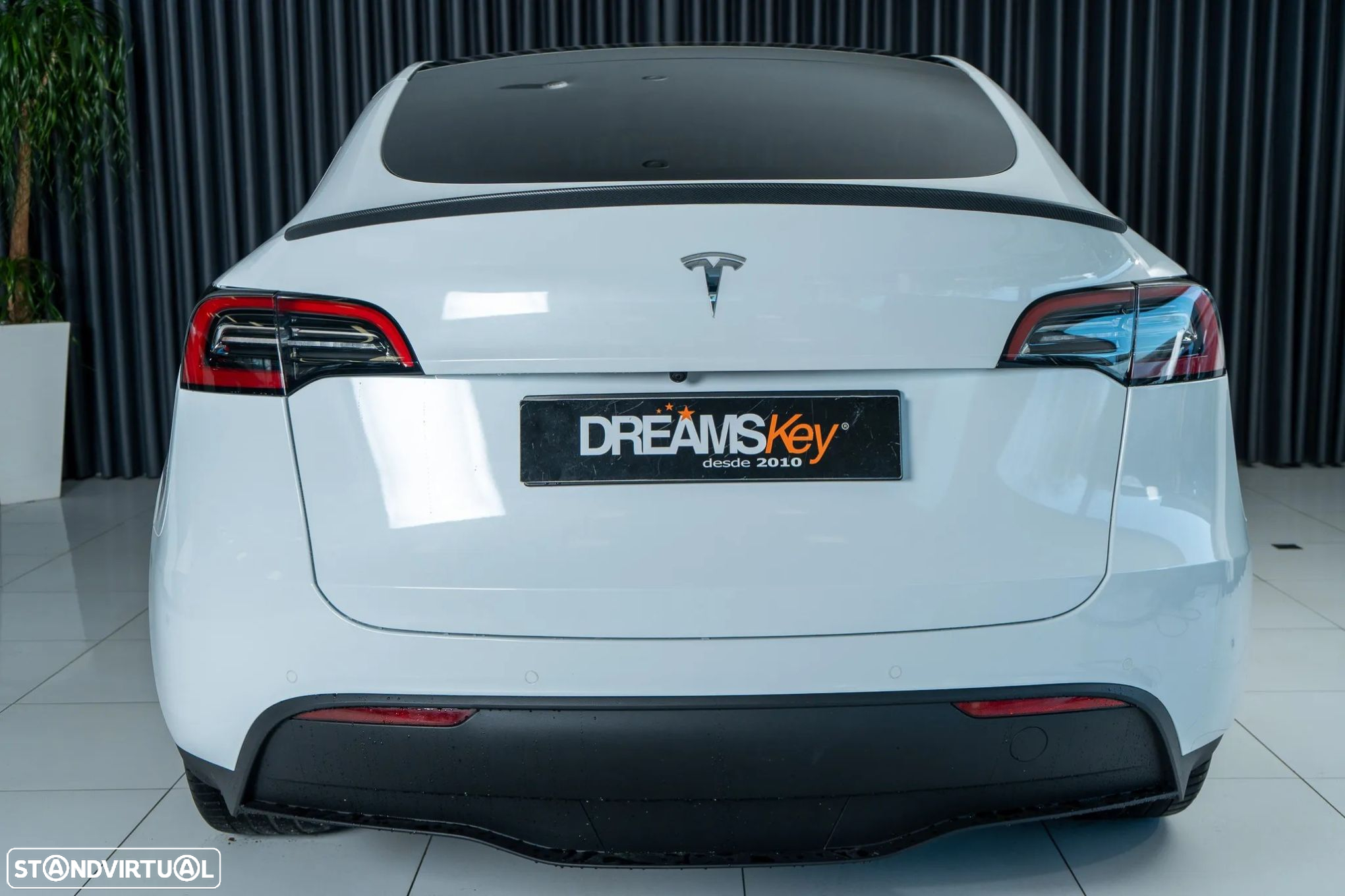 Tesla Model Y Long Range Dual Motor AWD - 2