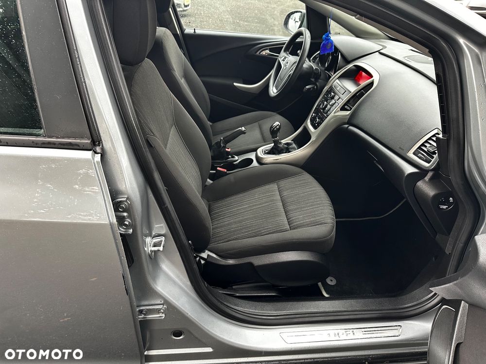 Opel Astra 1.4 150 Jahre - 19
