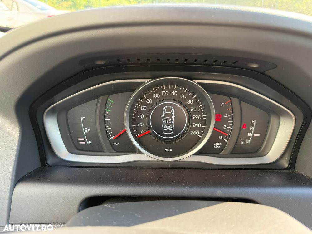 Volvo XC 60 D3 Geartronic Momentum - 24