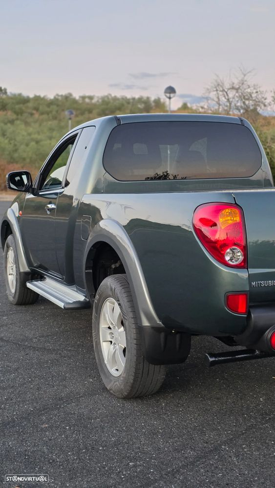 Mitsubishi L200 Pick Up 4x4 Intense Club Cab - 25