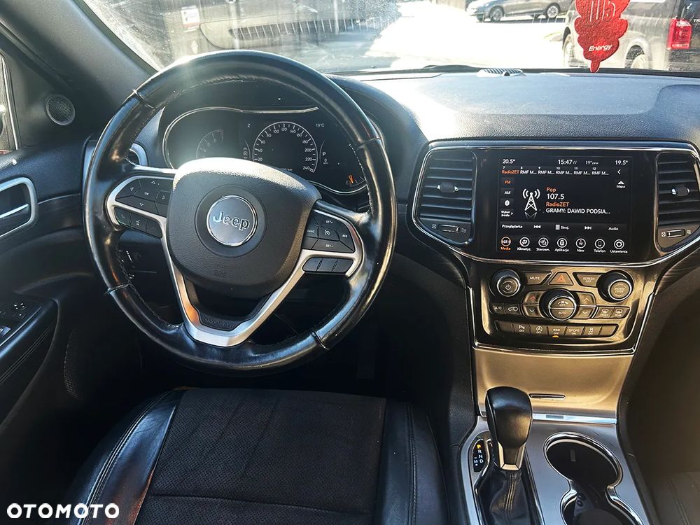 Jeep Grand Cherokee - 12