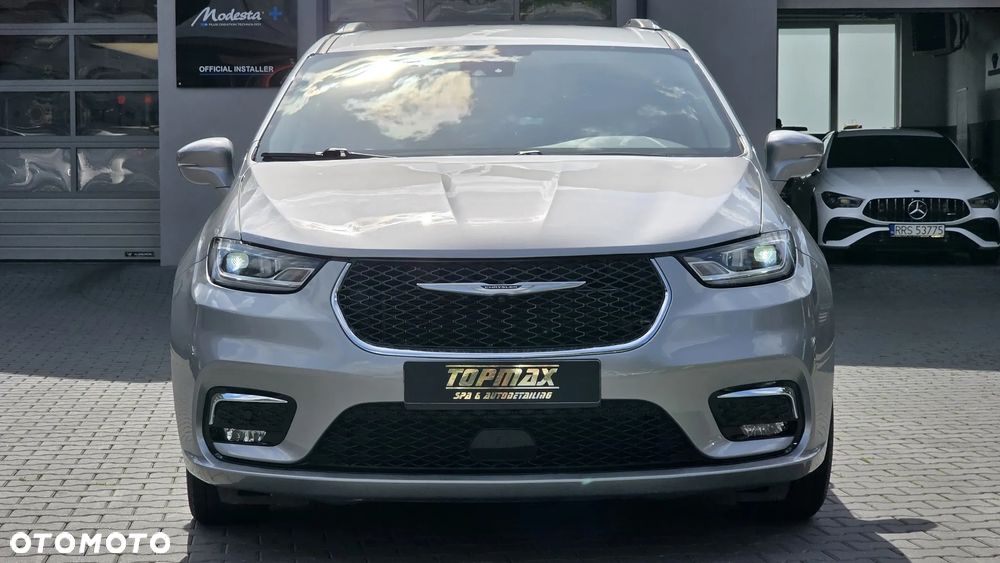 Chrysler Pacifica - 2